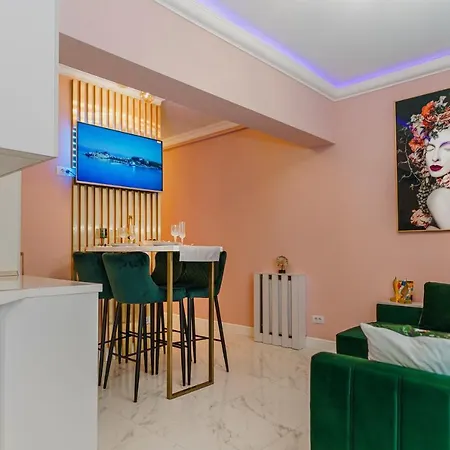 Del Mar Mamaia-vega アパート ママイア